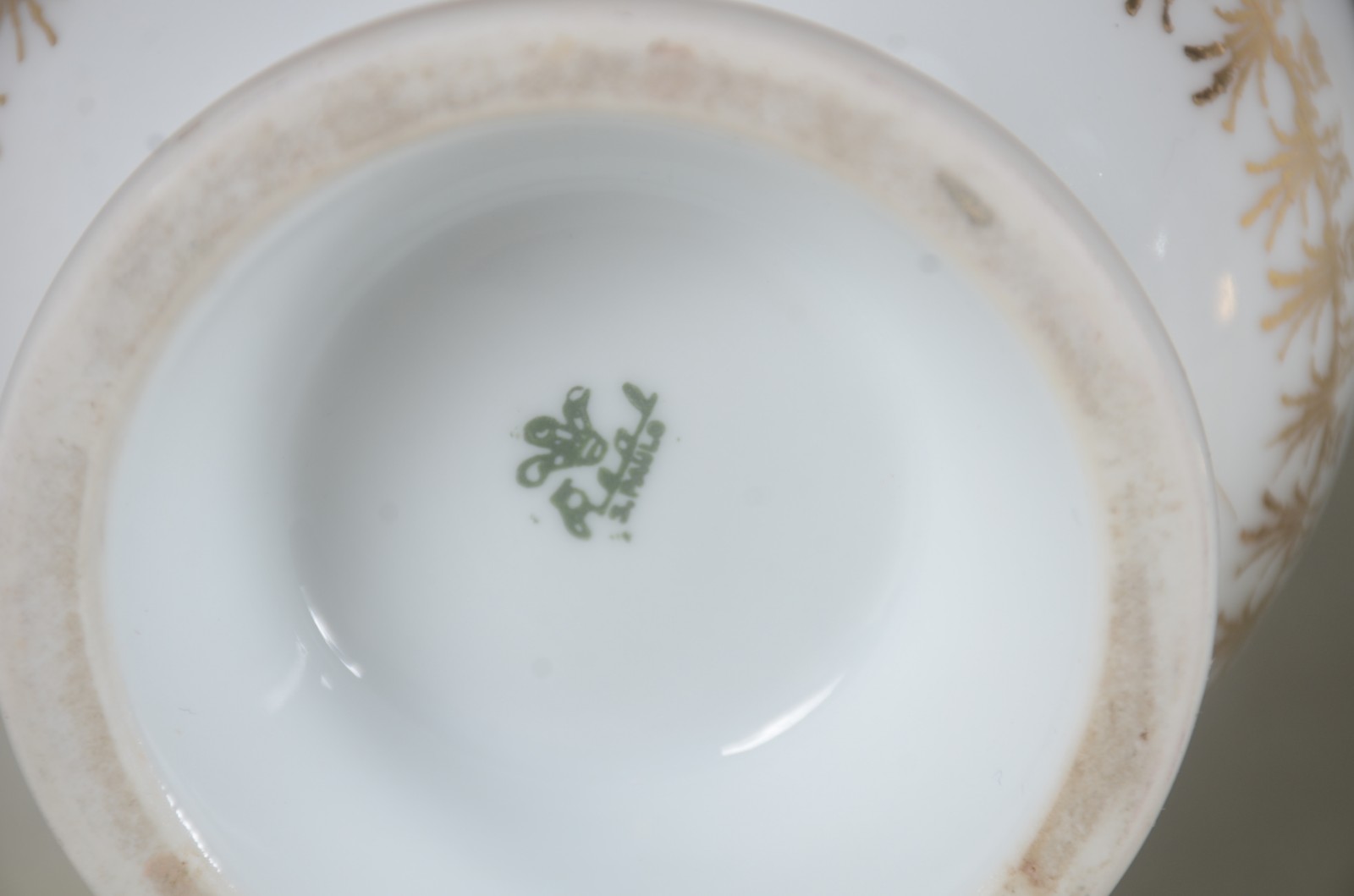 Diversas peças de porcelana, sendo: par de vasos de porcelana Real... - foto 10 de 11