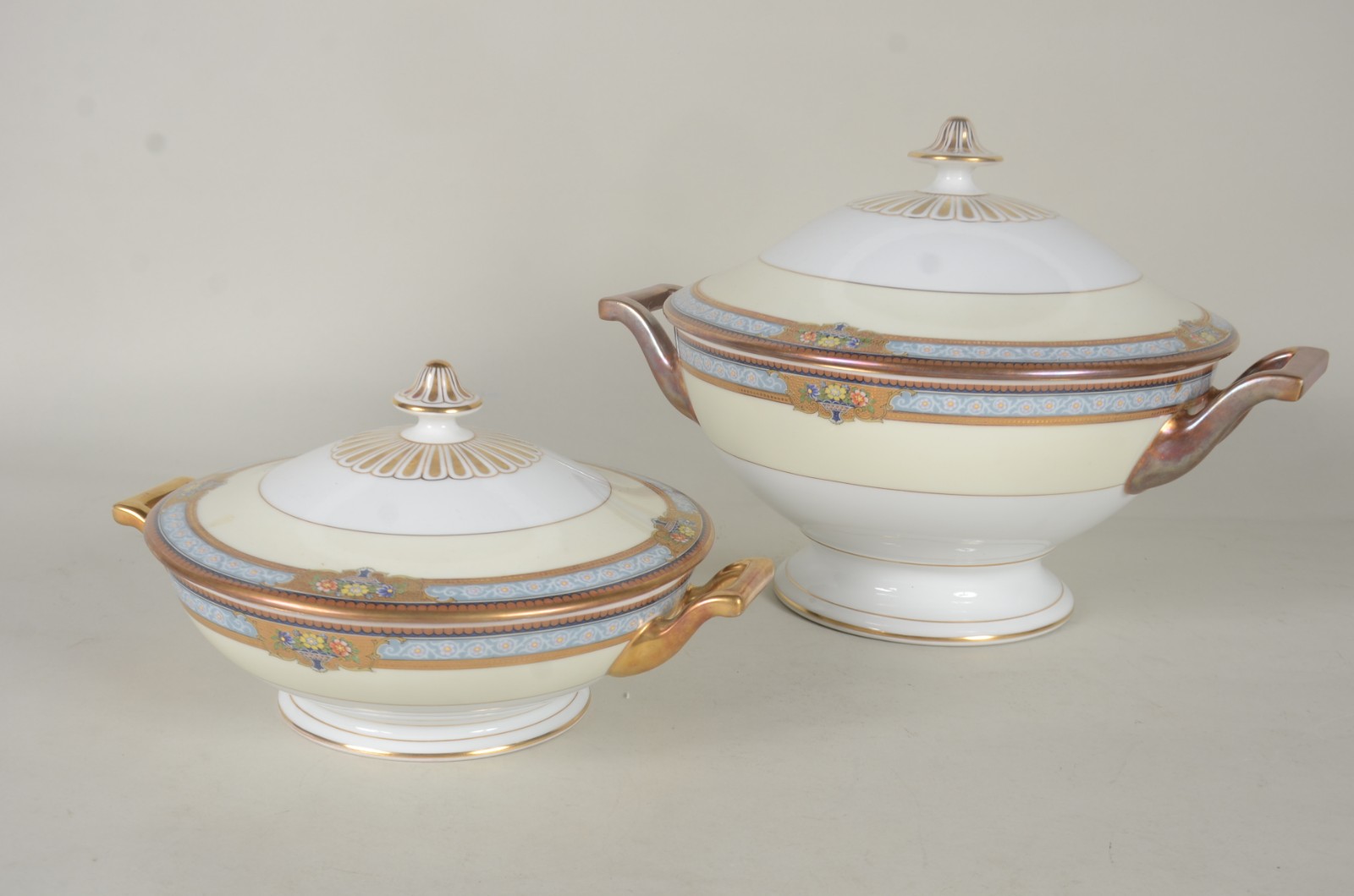 Aparelho de jantar de porcelana alemã da Bavaria, borda decorada com... - foto 6 de 11