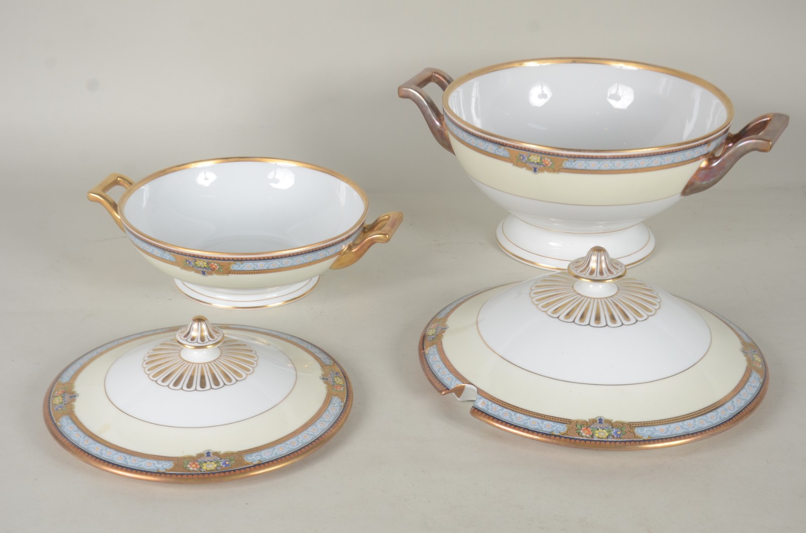 Aparelho de jantar de porcelana alemã da Bavaria, borda decorada com... - foto 7 de 11