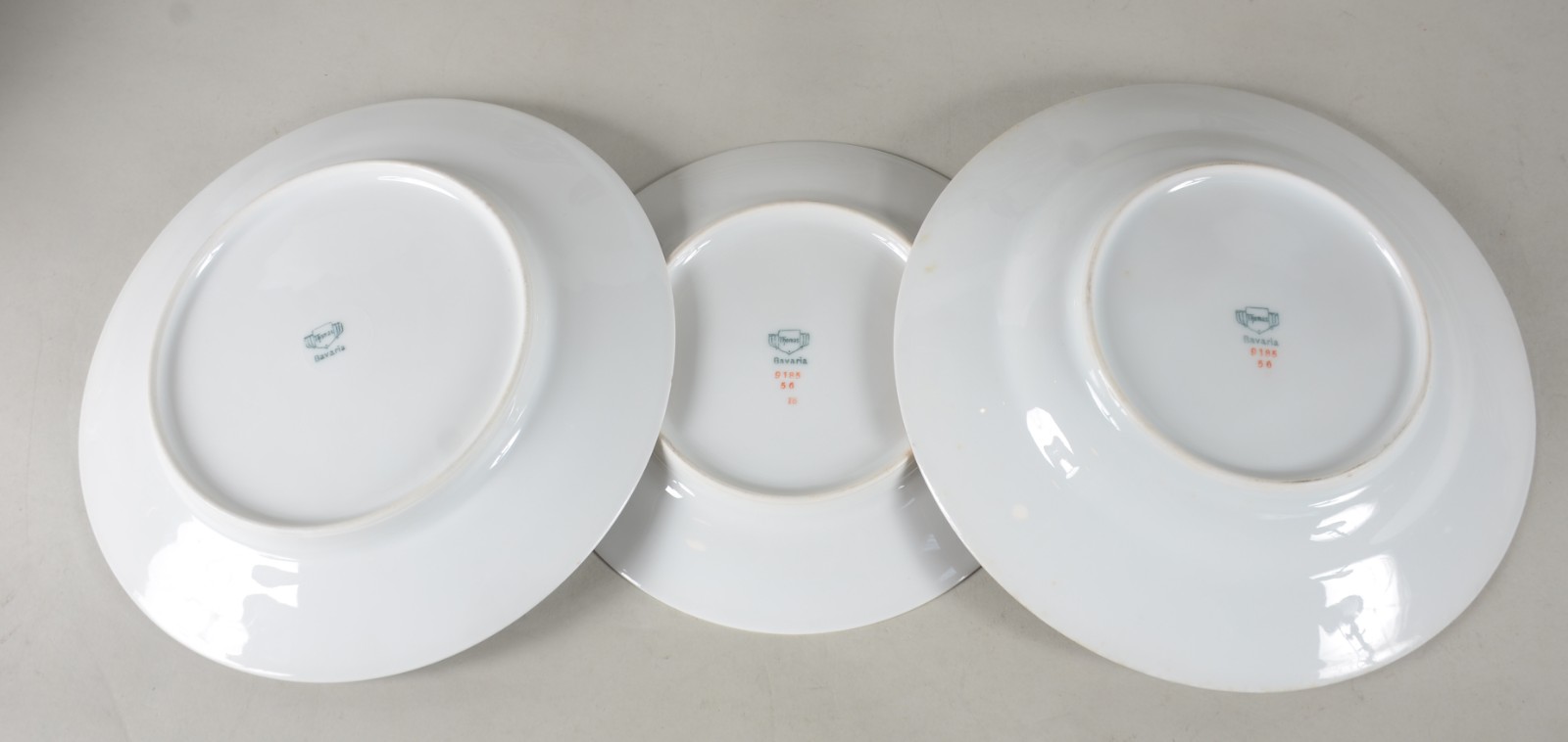 Aparelho de jantar de porcelana alemã da Bavaria, borda decorada com... - foto 10 de 11