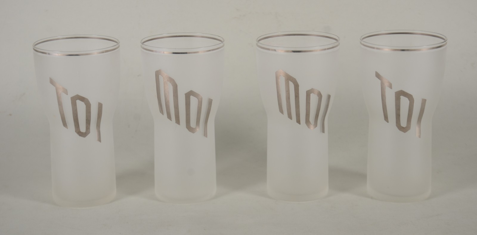 Conjunto Art Deco para refresco, composto de jarra e 4 copos de vidro... - foto 7 de 9