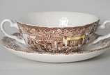 JohnsonBros England (1883-2015),  - Aparelho de jantar de faiança inglesa Johnson Bros - Coaching Scenes, decorada com cenas de  carruagens em tons de marrom e branco, composto de: 30 pr