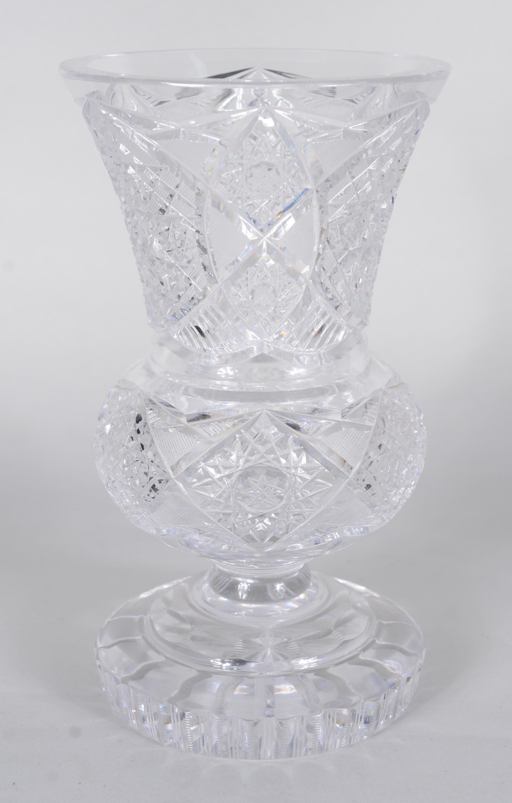 Vaso de cristal tcheco lapidado. - foto 1 de 9