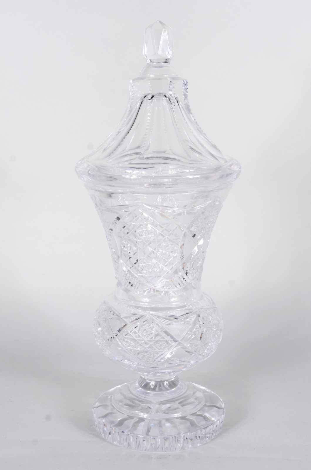 Vaso de cristal tcheco lapidado. - foto 2 de 9