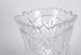 Vaso de cristal tcheco lapidado. Lascado na base. - Vaso de cristal tcheco lapidado. Lascado na base.