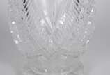 Vaso de cristal tcheco lapidado. Lascado na base. - Vaso de cristal tcheco lapidado. Lascado na base.