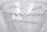 Vaso de cristal tcheco lapidado. Lascado na base. - Vaso de cristal tcheco lapidado. Lascado na base.