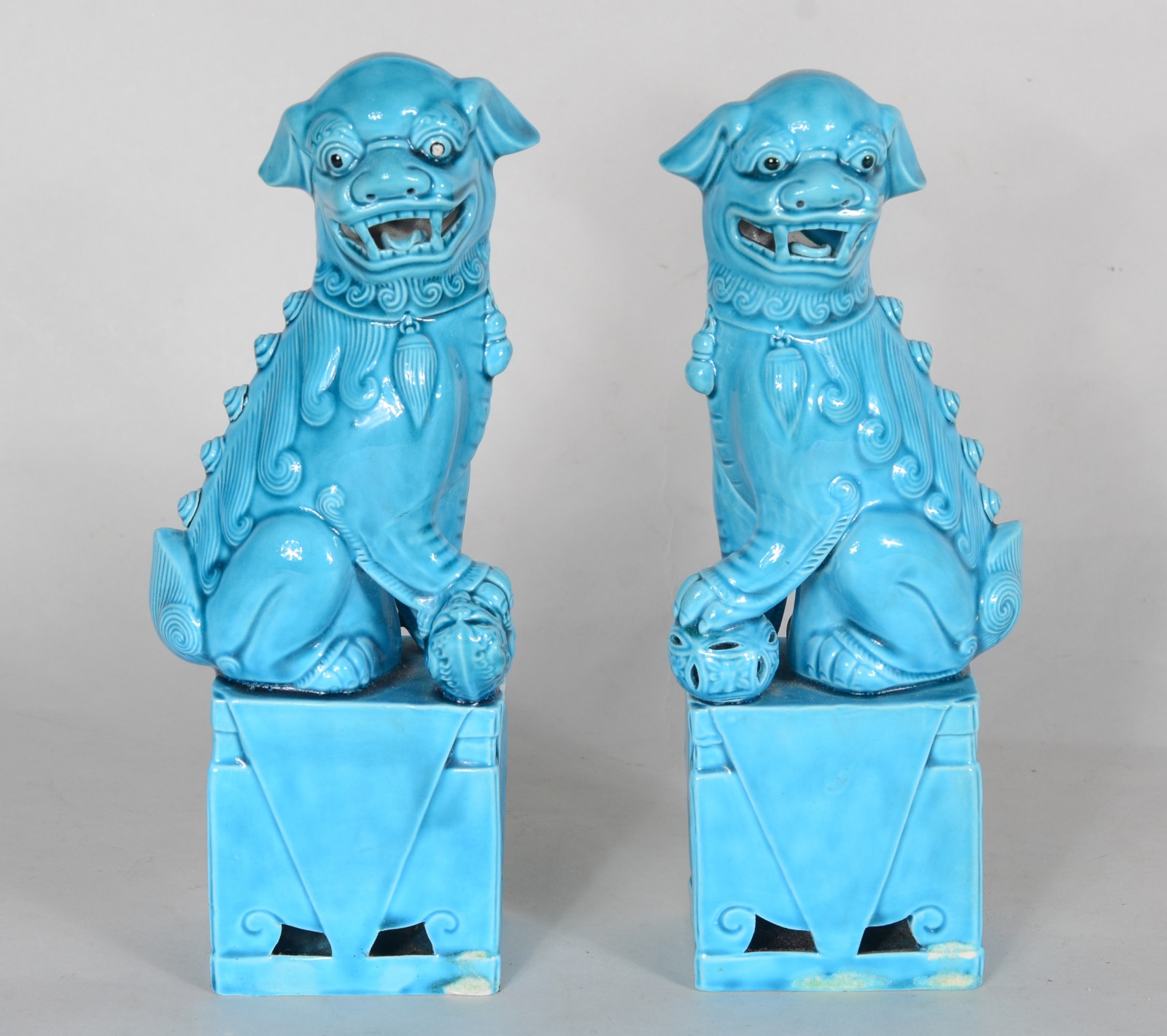 Par de cães de fó de porcelana oriental azul turquesa. - foto 1 de 8