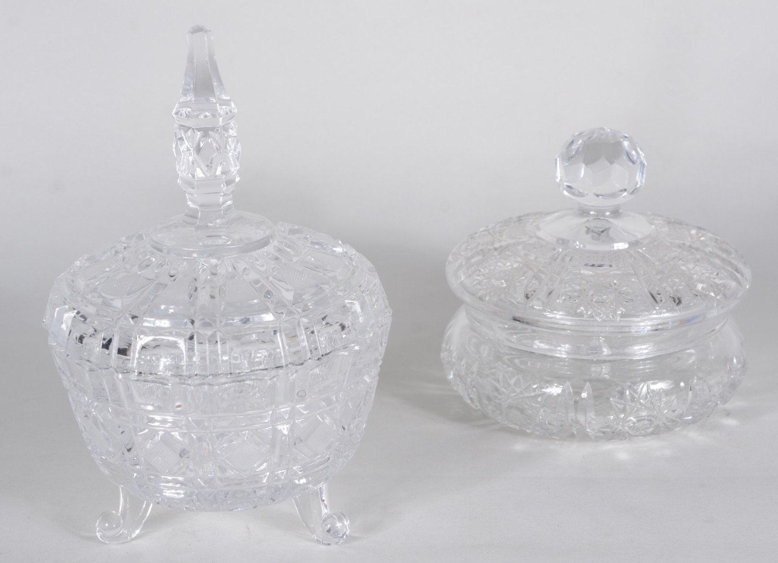 Duas bombonieres de cristal tcheco lapidado. - foto 2 de 10