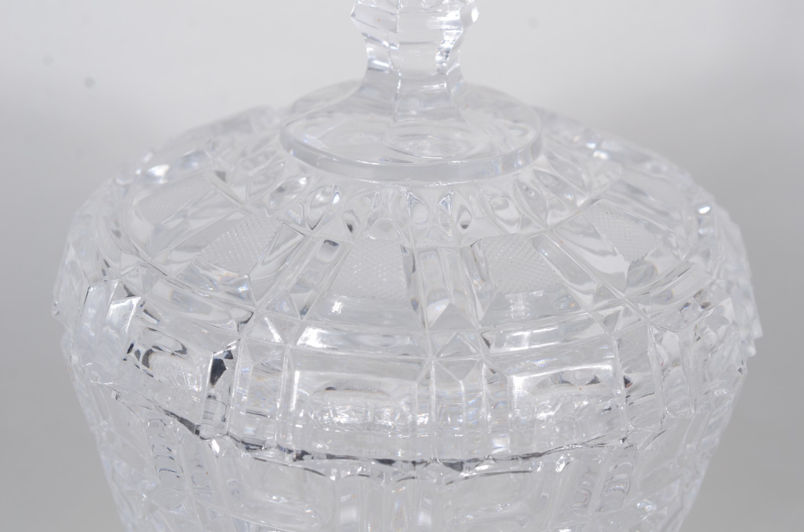 Duas bombonieres de cristal tcheco lapidado. - foto 4 de 10