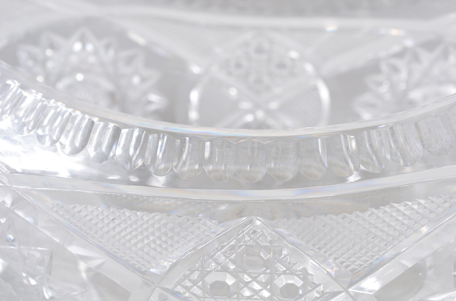 Fruteira de cristal tcheco lapidado, feitio gôndola. - foto 6 de 8