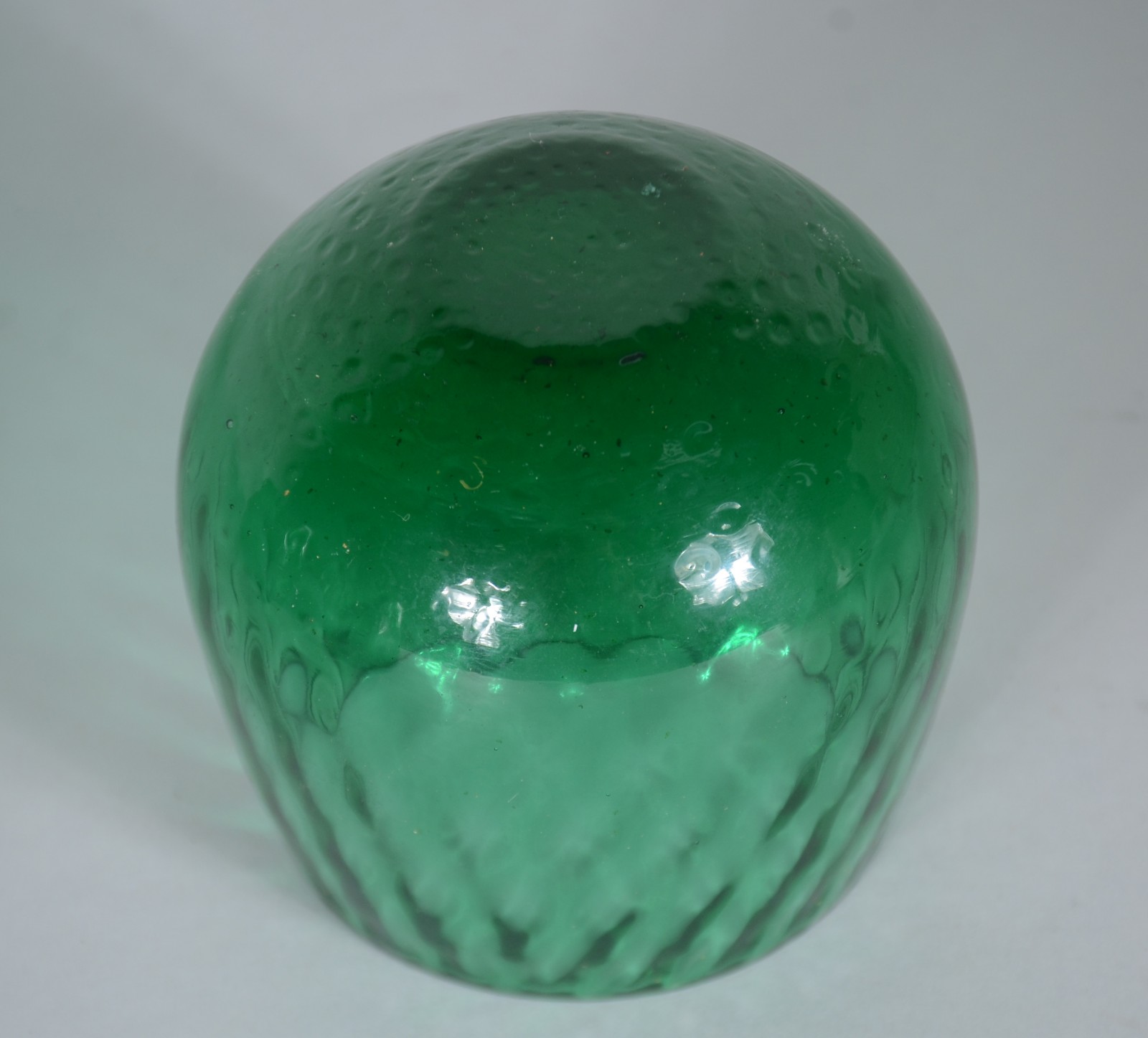 Conjunto de garrafa e 6 copos de vidro verde. - foto 6 de 9