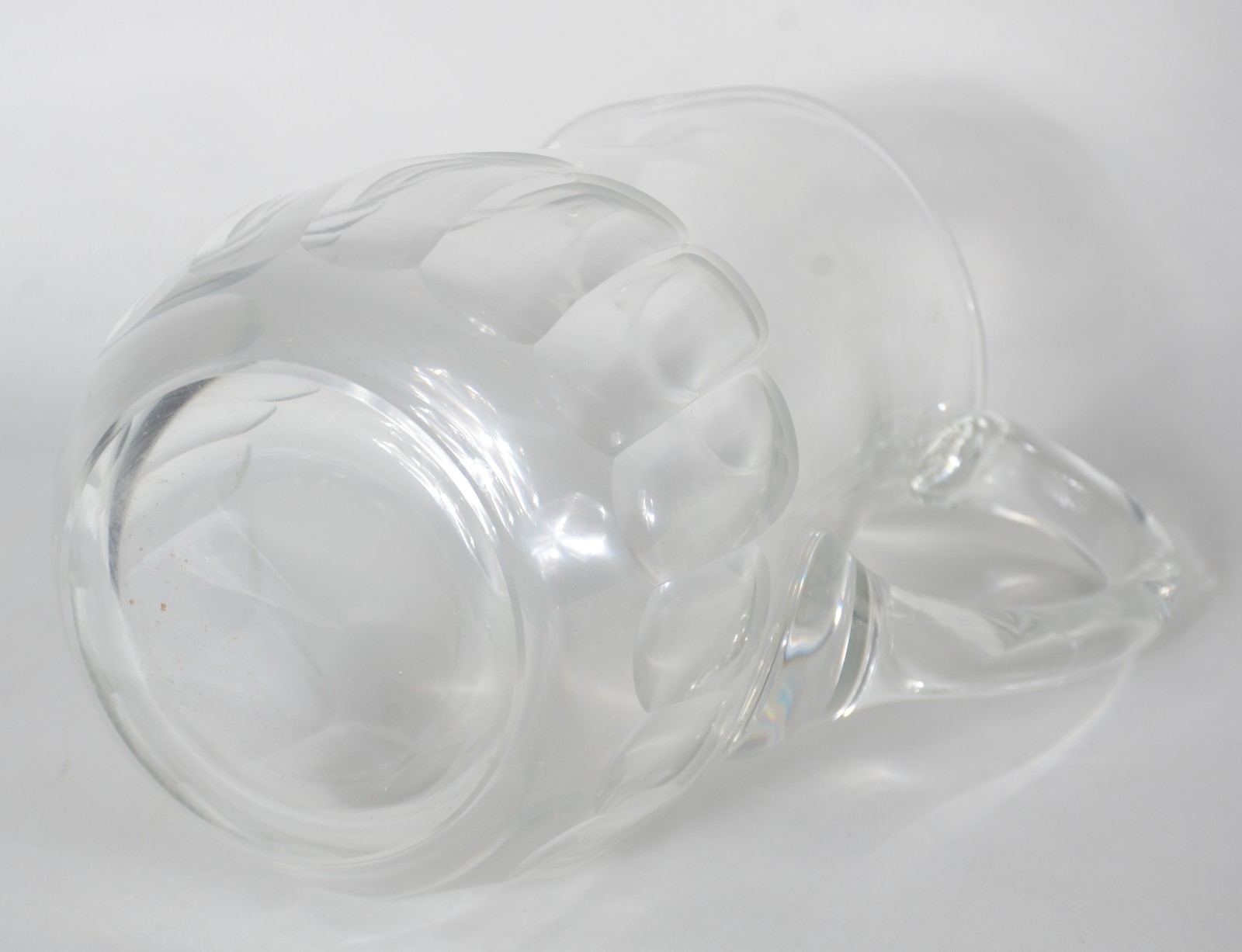 Serviço de cristal facetado, composto de: 10 copos longos, 12 para... - foto 6 de 10