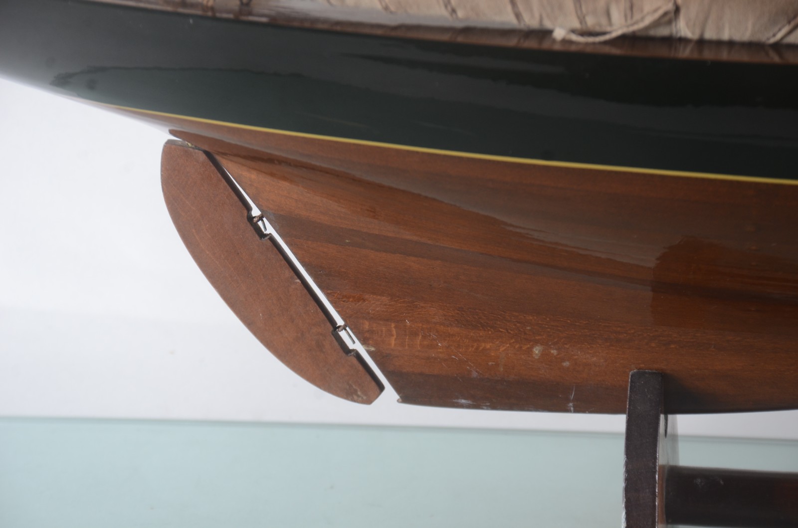 Miniatura de barco a vela decorativo de madeira. - foto 6 de 7