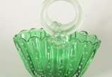 Três peças diversas, sendo: cesta de murano (tr... - Três peças diversas, sendo: cesta de murano (trincada), 2 bolws tcheco sendo um de cristal e um outro de vidro.