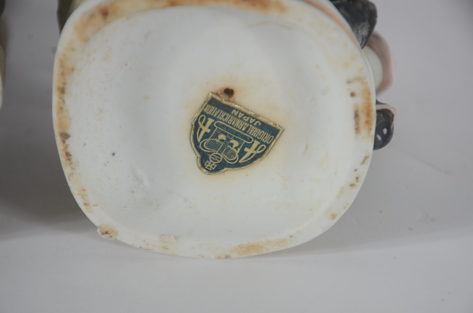 Diversas peças de porcelana policromada, sendo: 6 pratos orientais e... - foto 11 de 11