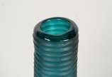 Vaso de vidro decorativo com paisagem em relevo... - Vaso de vidro decorativo com paisagem em relevo na cor verde.