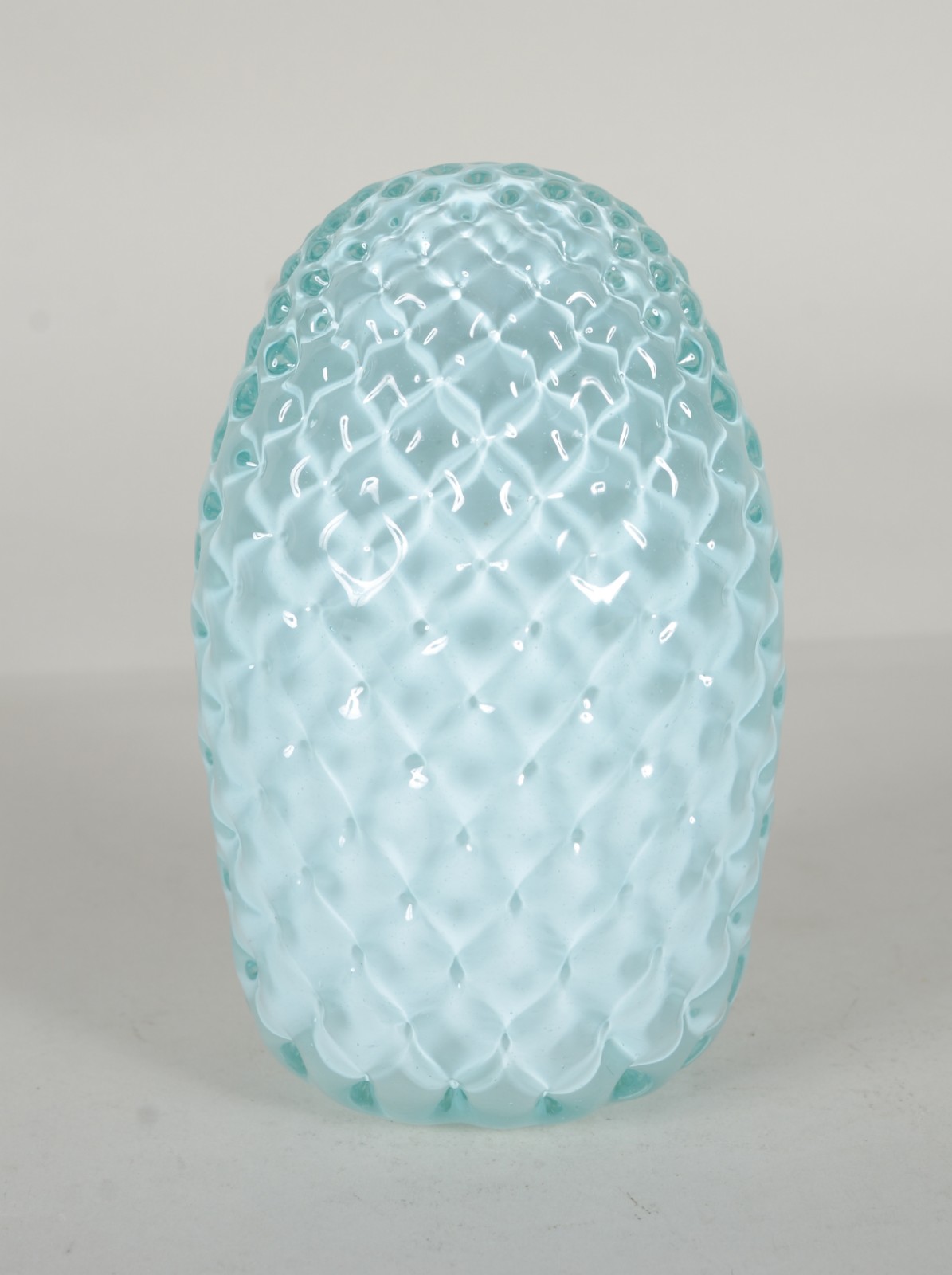 Peso de papel/ Pinha de vidro decorativo na cor azul. - foto 1 de 4