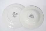 JohnsonBros England (1883-2015),  - Parte de serviço de porcelana inglesa "Johson Bros - Coaching Scenes", composto de: 6 pratos fundos e 6 pratos rasos. Total: 12 peças.