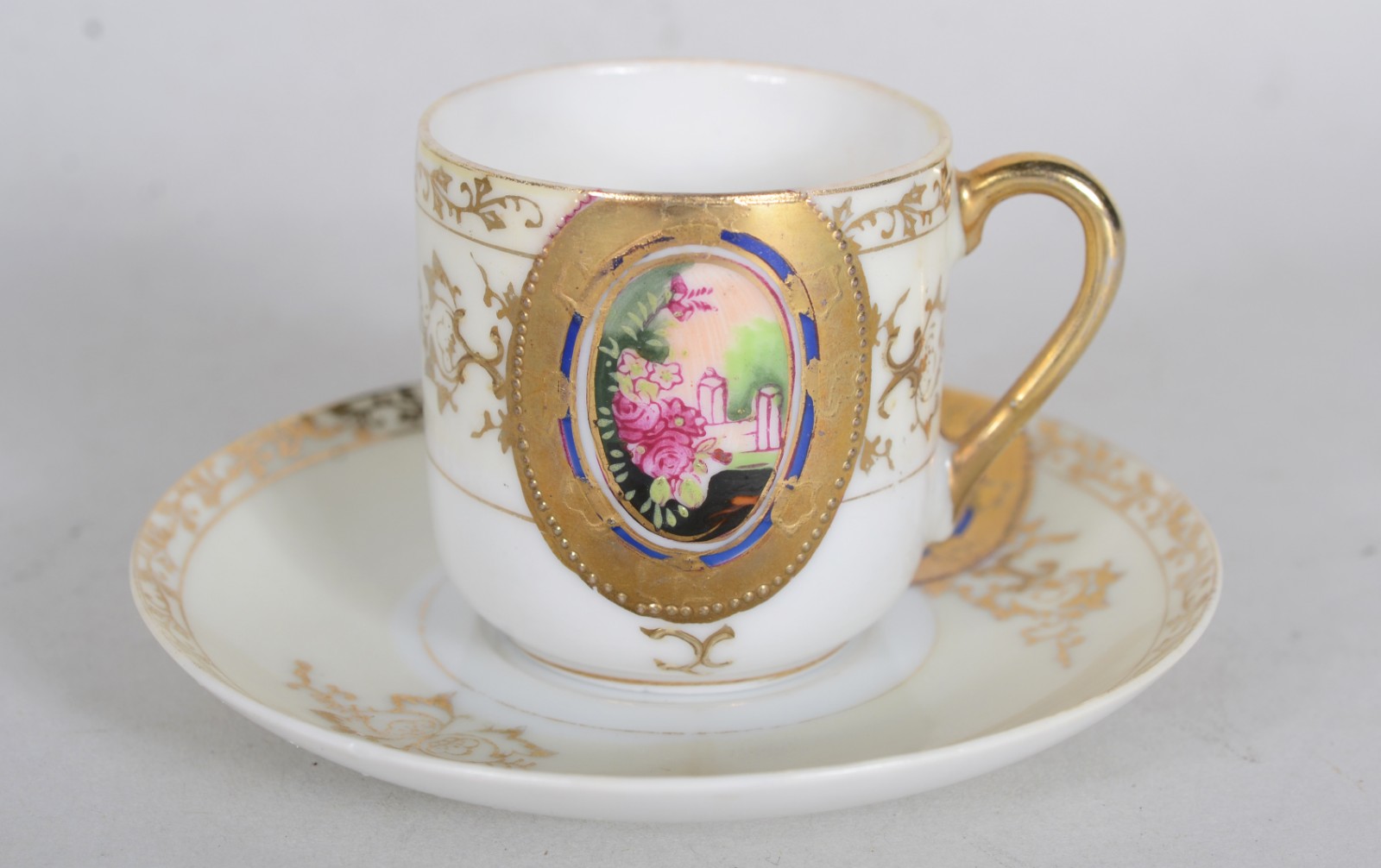 Três pequenos serviços de porcelana oriental, sendo: a) Serviço de... - foto 3 de 11