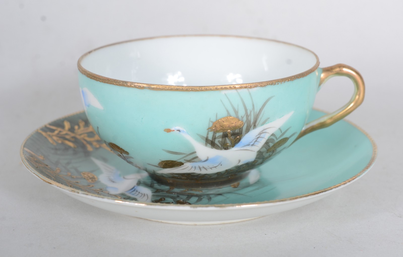 Três pequenos serviços de porcelana oriental, sendo: a) Serviço de... - foto 4 de 11