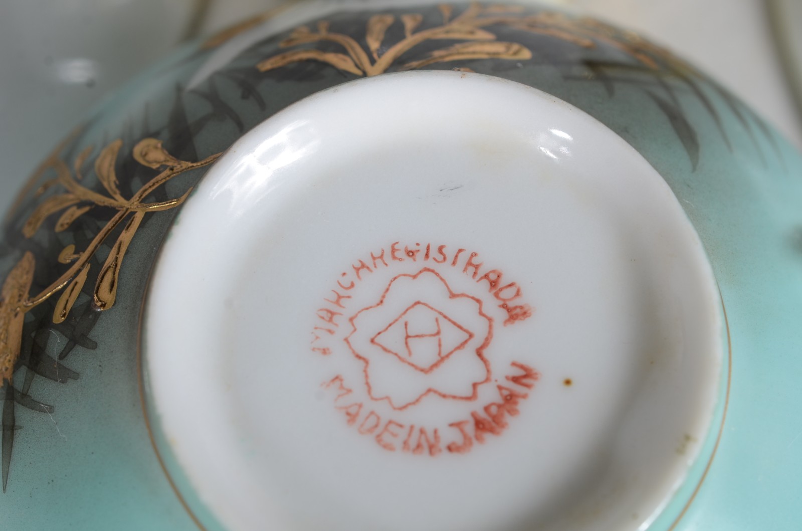 Três pequenos serviços de porcelana oriental, sendo: a) Serviço de... - foto 10 de 11