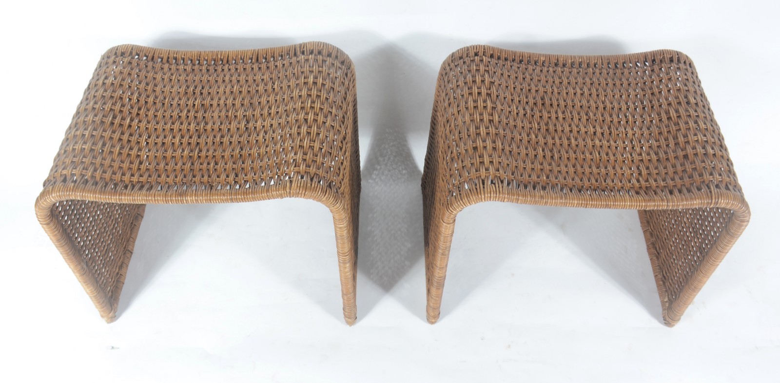 Par de banquetas de vime, fabricação Armando Cerello. - foto 3 de 7