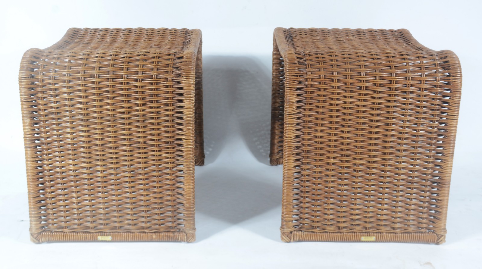 Par de banquetas de vime, fabricação Armando Cerello. - foto 4 de 7