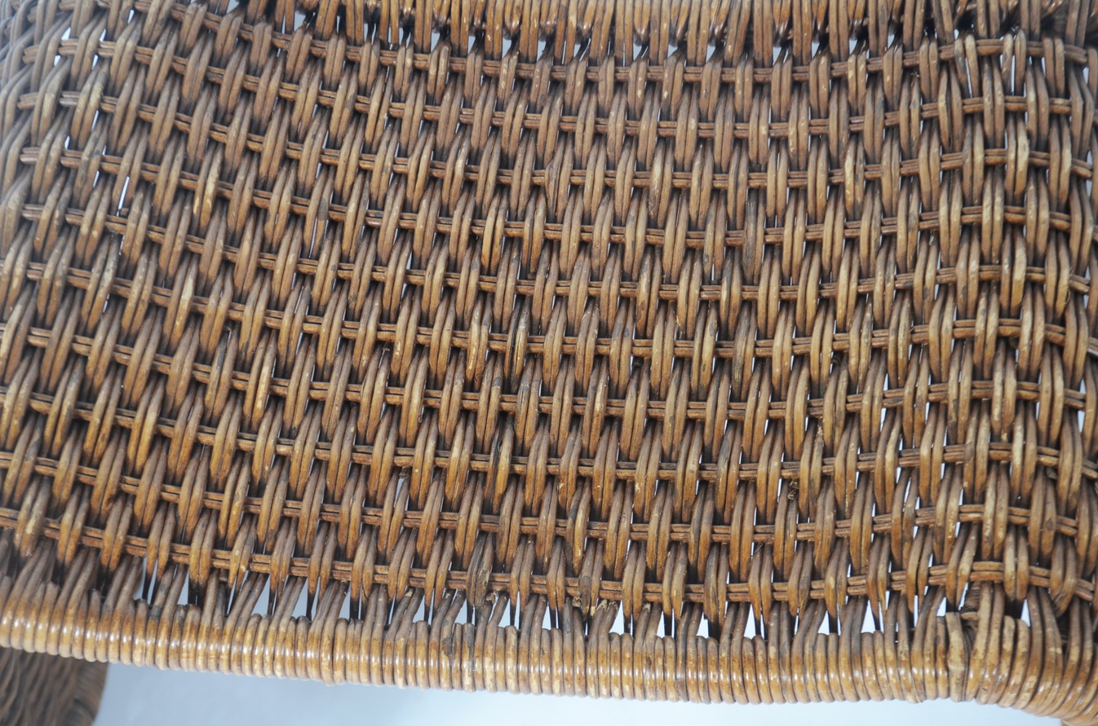 Par de banquetas de vime, fabricação Armando Cerello. - foto 5 de 7