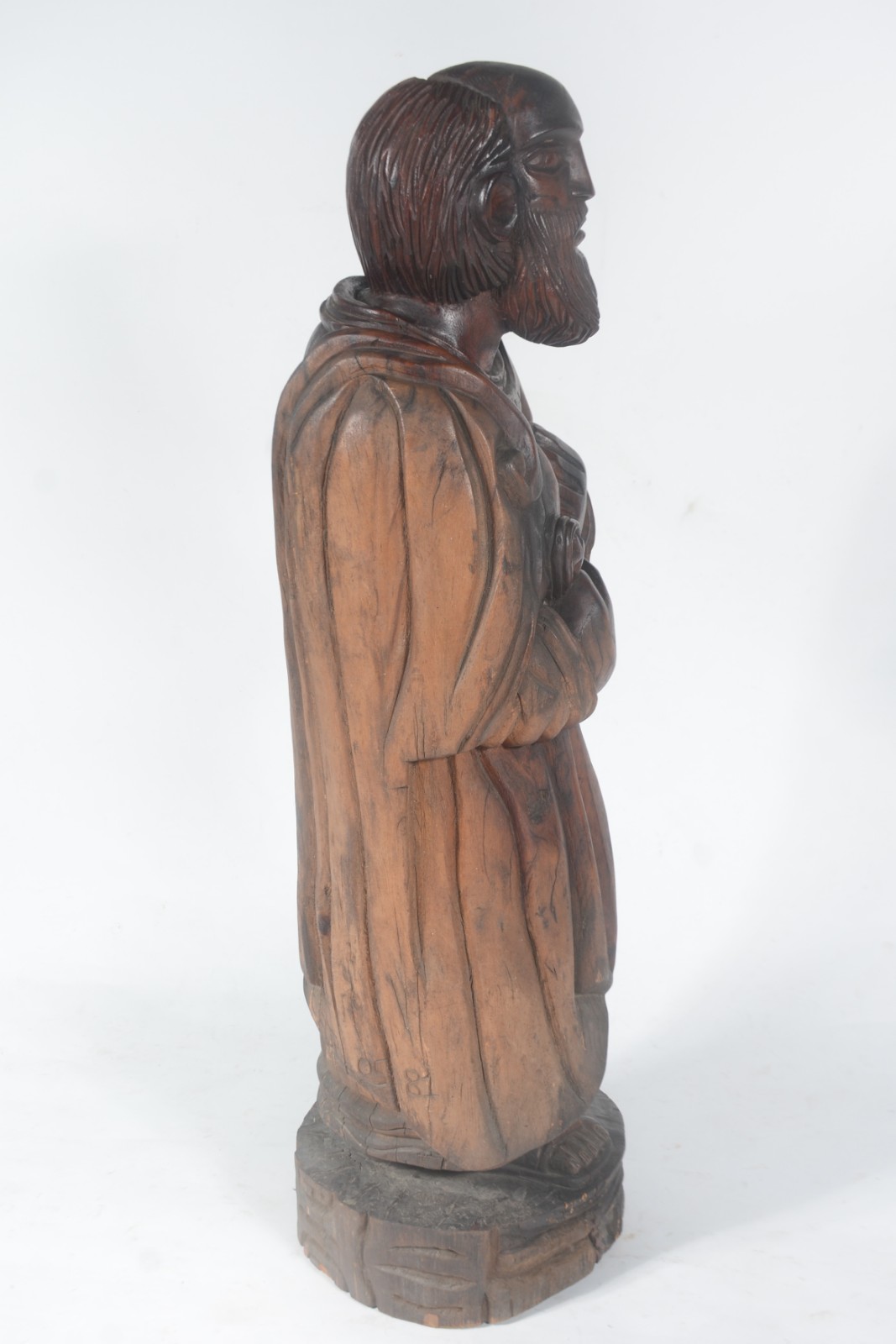 Grande escultura representando figura sacra de madeira entalhada... - foto 4 de 9