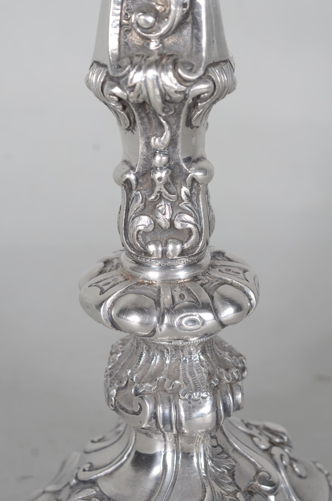 Candelabro de prata portuguesa contraste P Coroa, para 4 velas... - foto 4 de 11