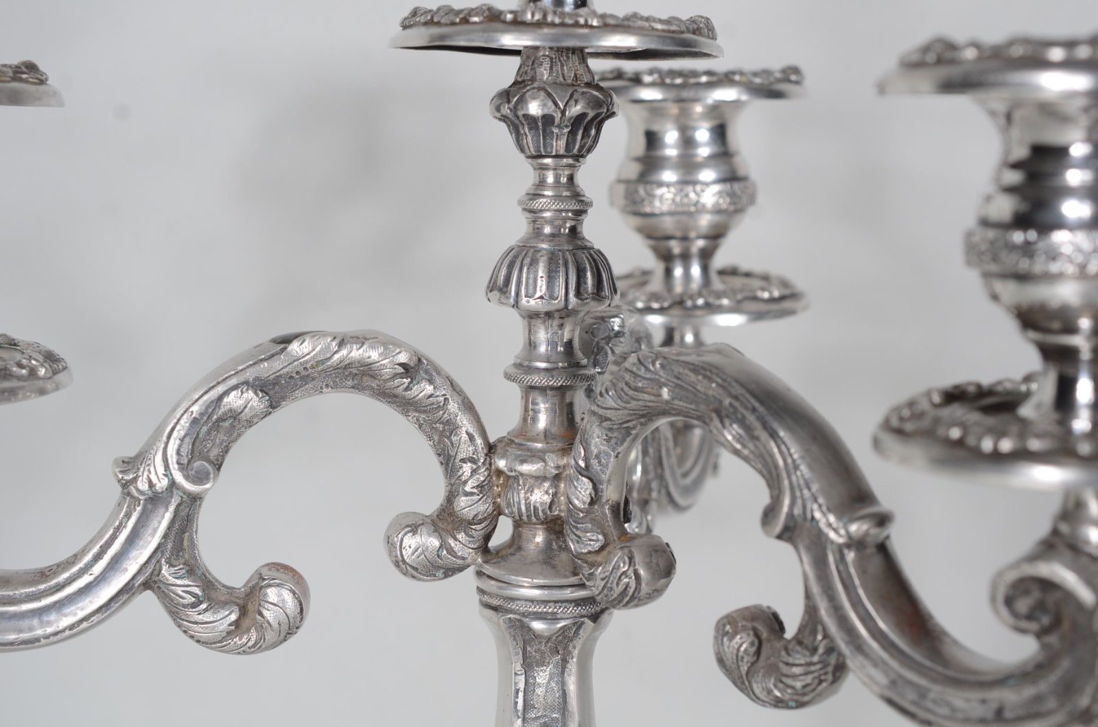 Candelabro de prata portuguesa contraste P Coroa, para 4 velas... - foto 6 de 11