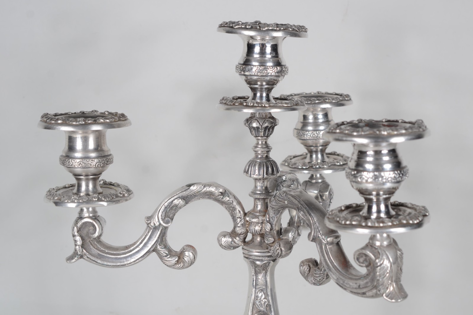 Candelabro de prata portuguesa contraste P Coroa, para 4 velas... - foto 7 de 11