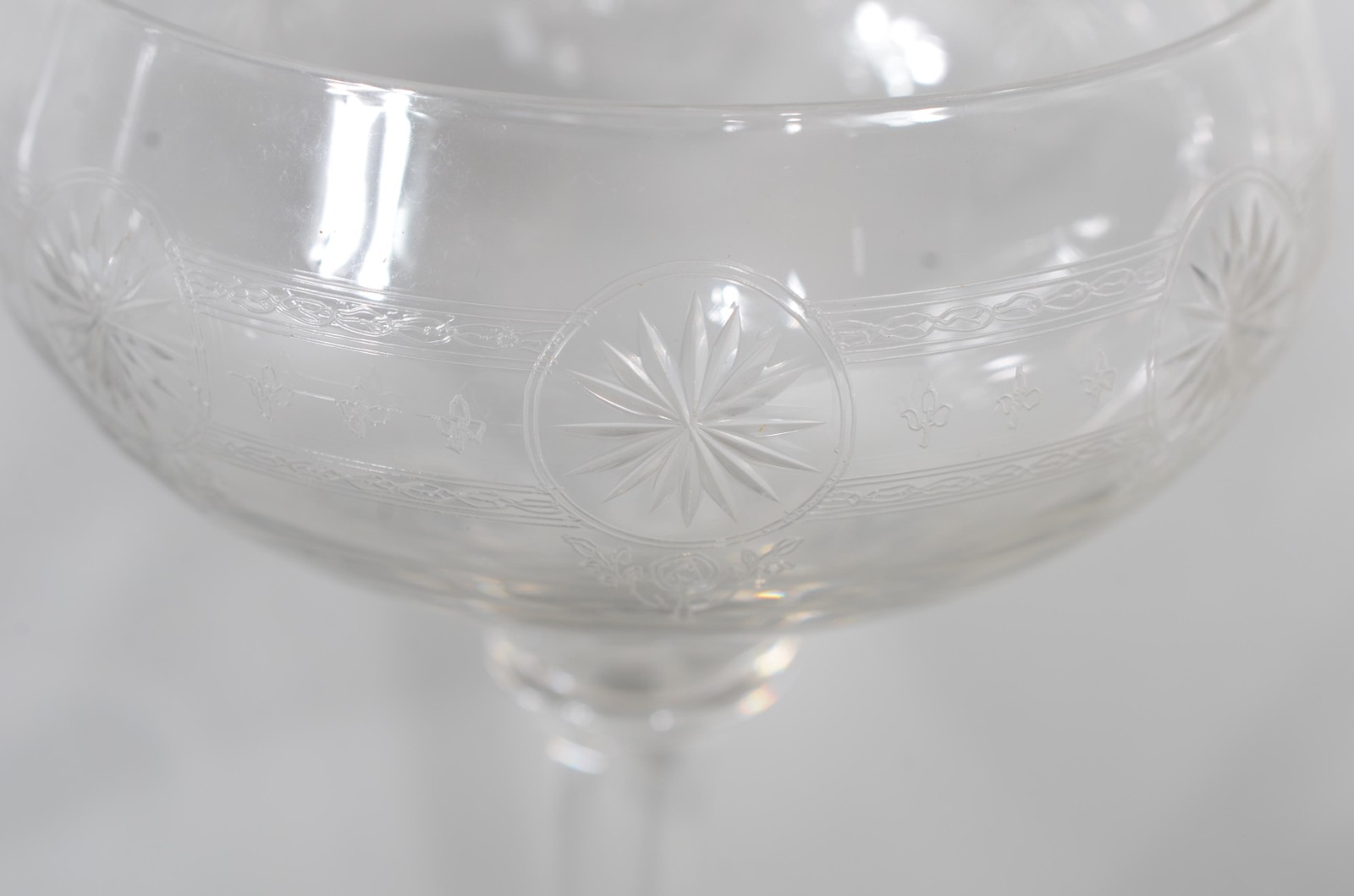 Doze taças diversas de cristal frances Saint Louis, lavrados em... - foto 5 de 9