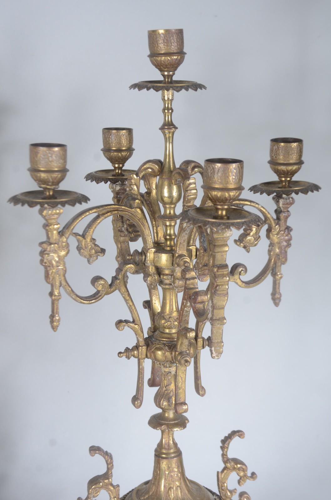 Terno de bronze - "Garniture", composto de Relógio e par de... - foto 3 de 10