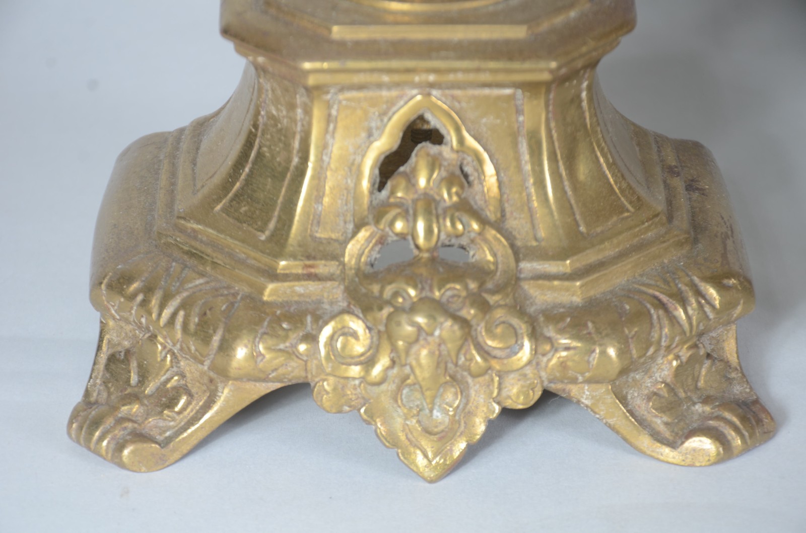 Terno de bronze - "Garniture", composto de Relógio e par de... - foto 4 de 10