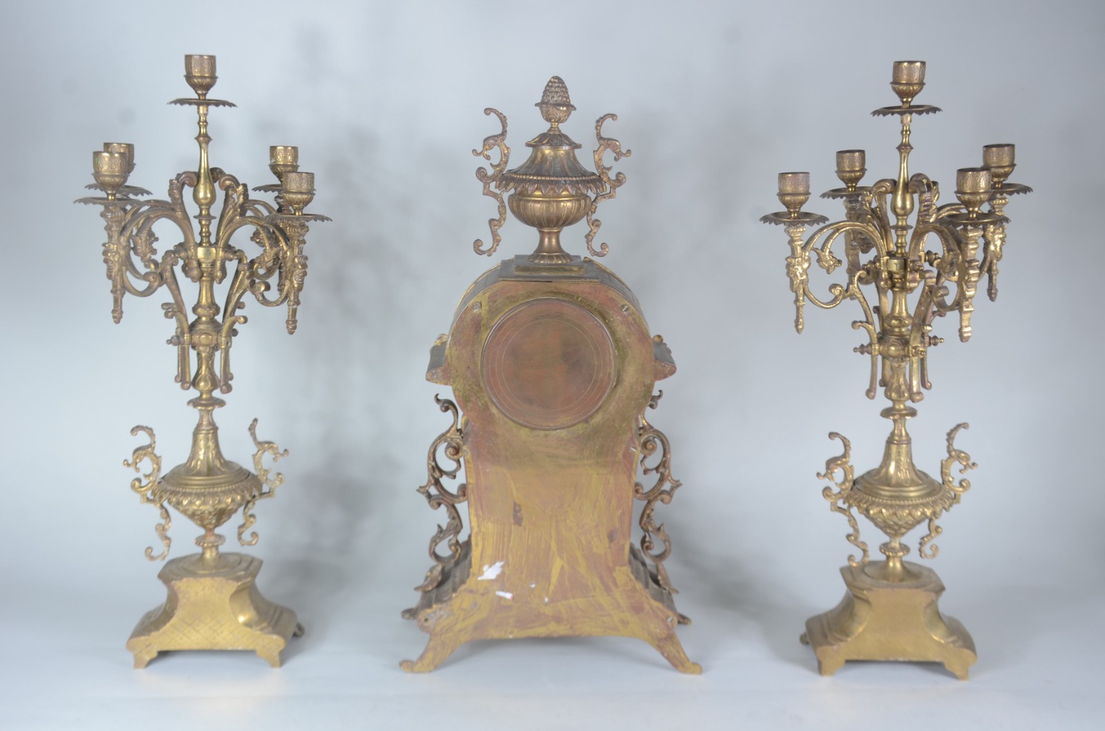 Terno de bronze - "Garniture", composto de Relógio e par de... - foto 8 de 10