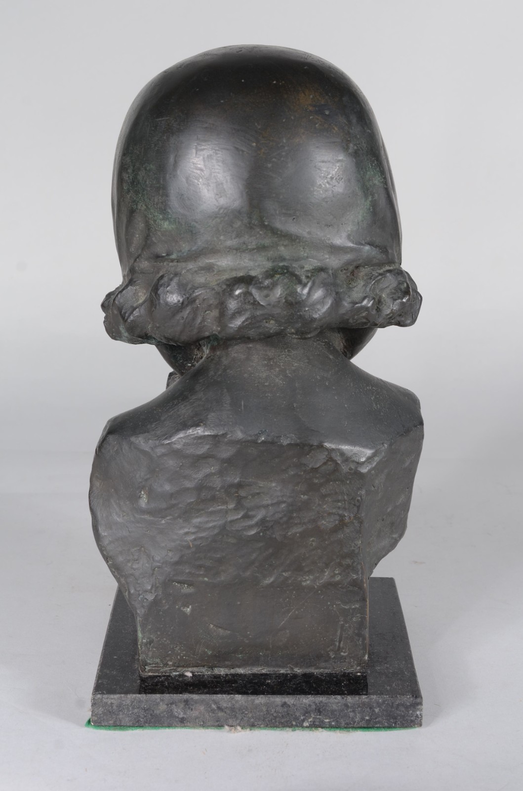 Teixeira Lopes (1866-1942), Menina de chapéu com laçarote - foto 4 de 5