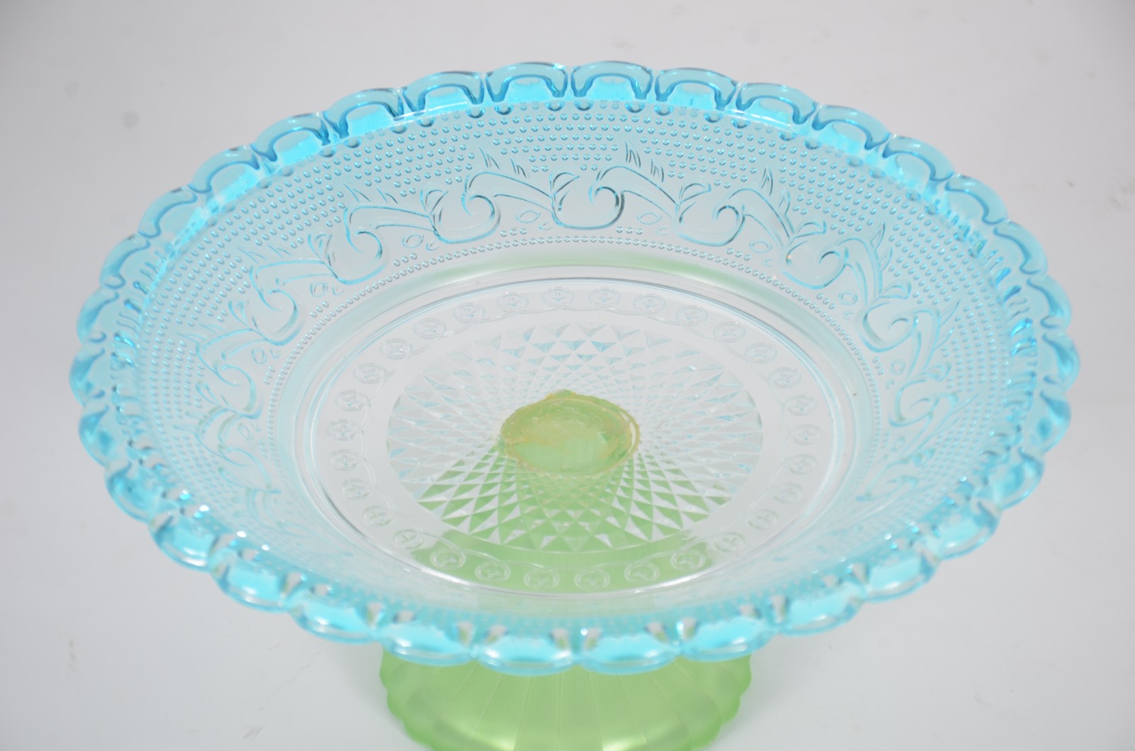 Diversas peças vidro e cristal, sendo: vaso, licoreira com 6 copinhos... - foto 2 de 9