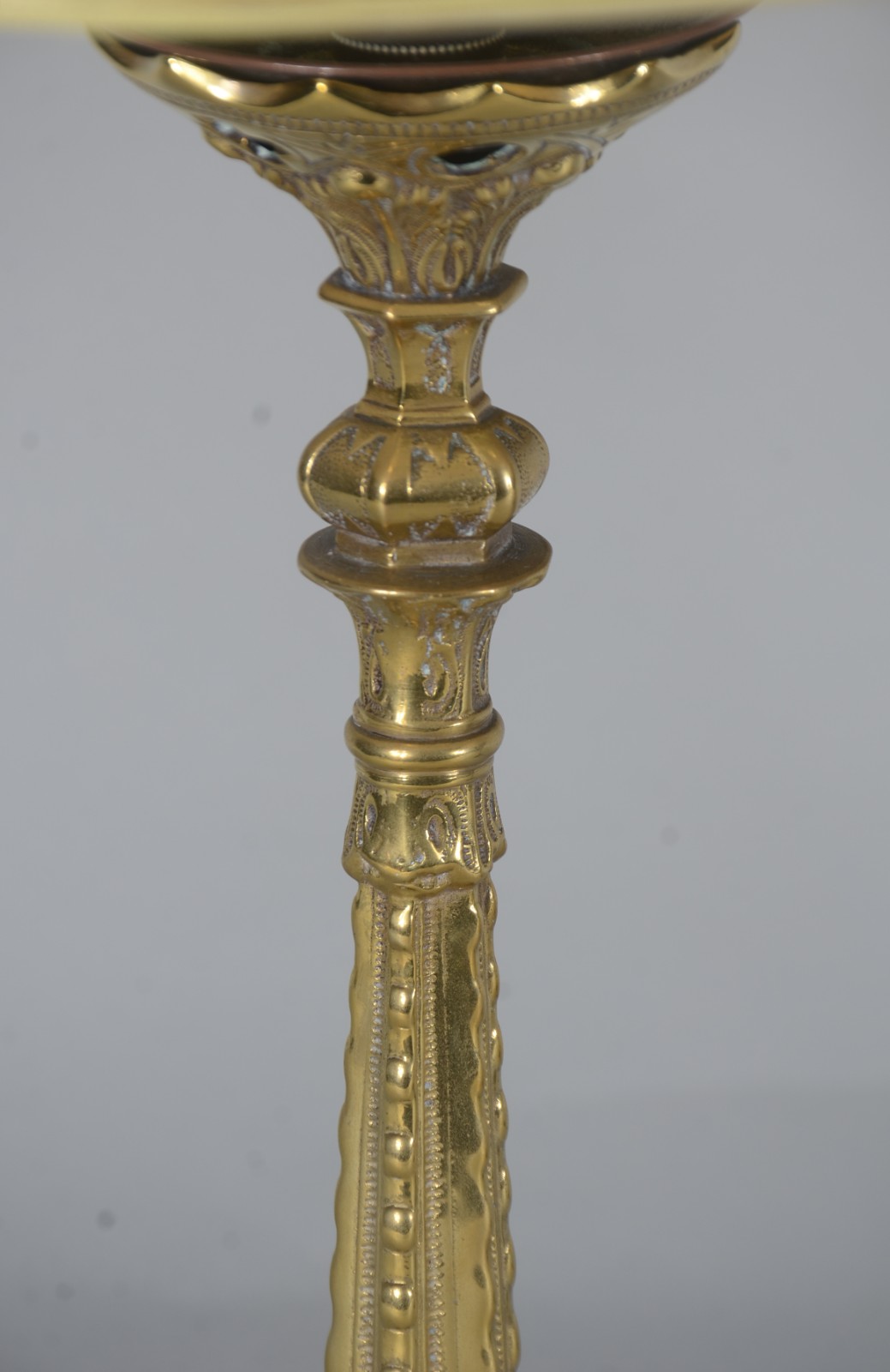 Par de abatjoures de metal dourado com cúpulas. Sem fiação. - foto 3 de 6