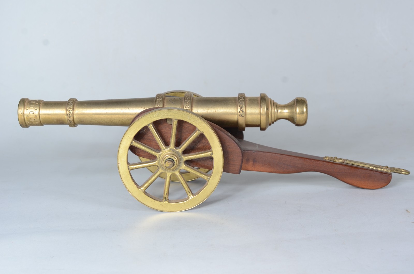 Miniatura de canhão de bronze e madeira. - foto 2 de 6