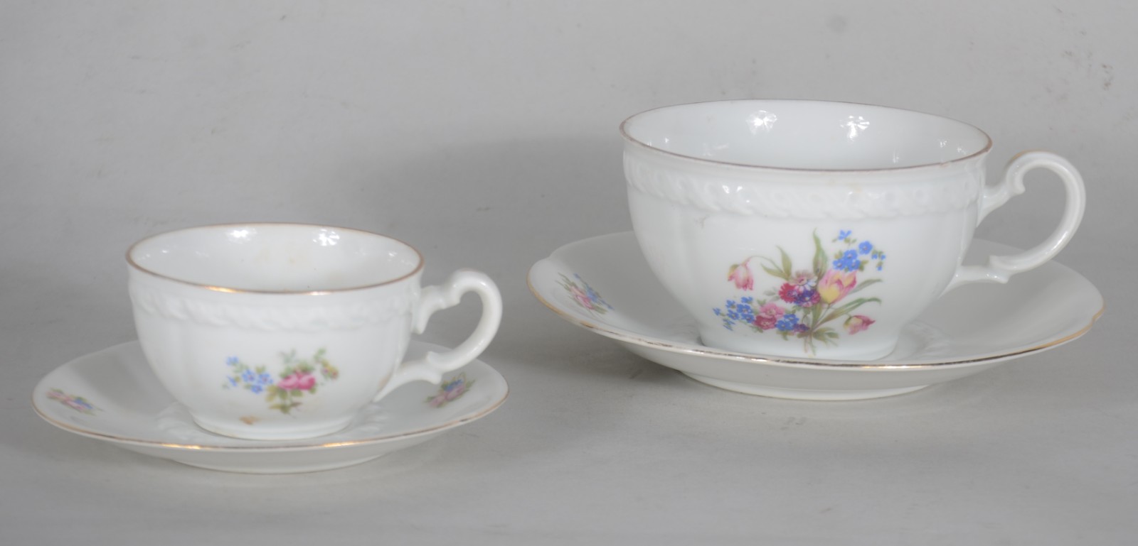 Aparelho de jantar, chá e café de porcelana tcheca, composto: 22... - foto 6 de 11