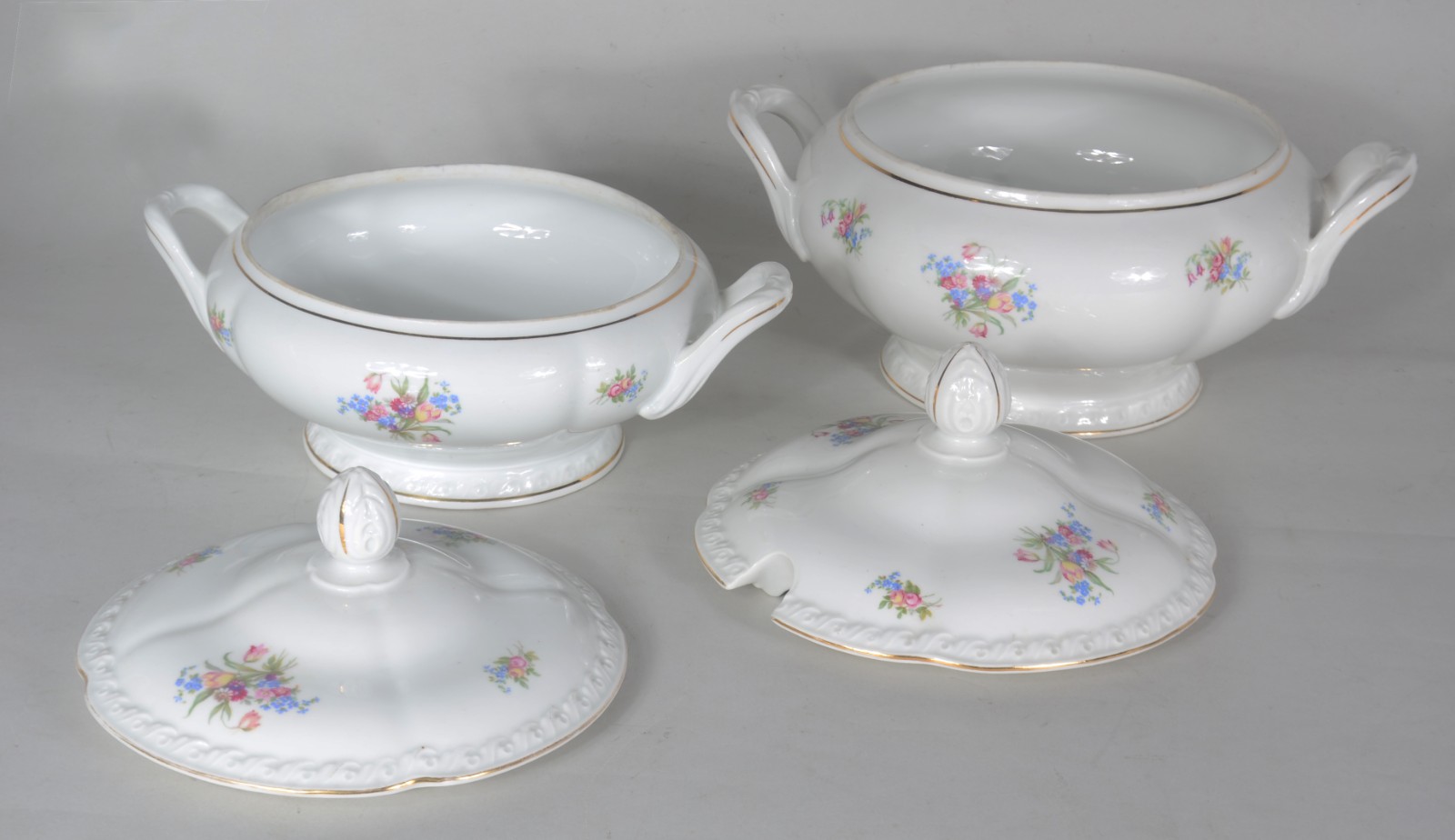 Aparelho de jantar, chá e café de porcelana tcheca, composto: 22... - foto 9 de 11