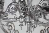 Elkington & Co.,  - Par de imponentes candelabros de metal prateado ingles para 9 velas cada, reversíveis em castiçais, ricamente trabalhados com guirlandas florais e cab