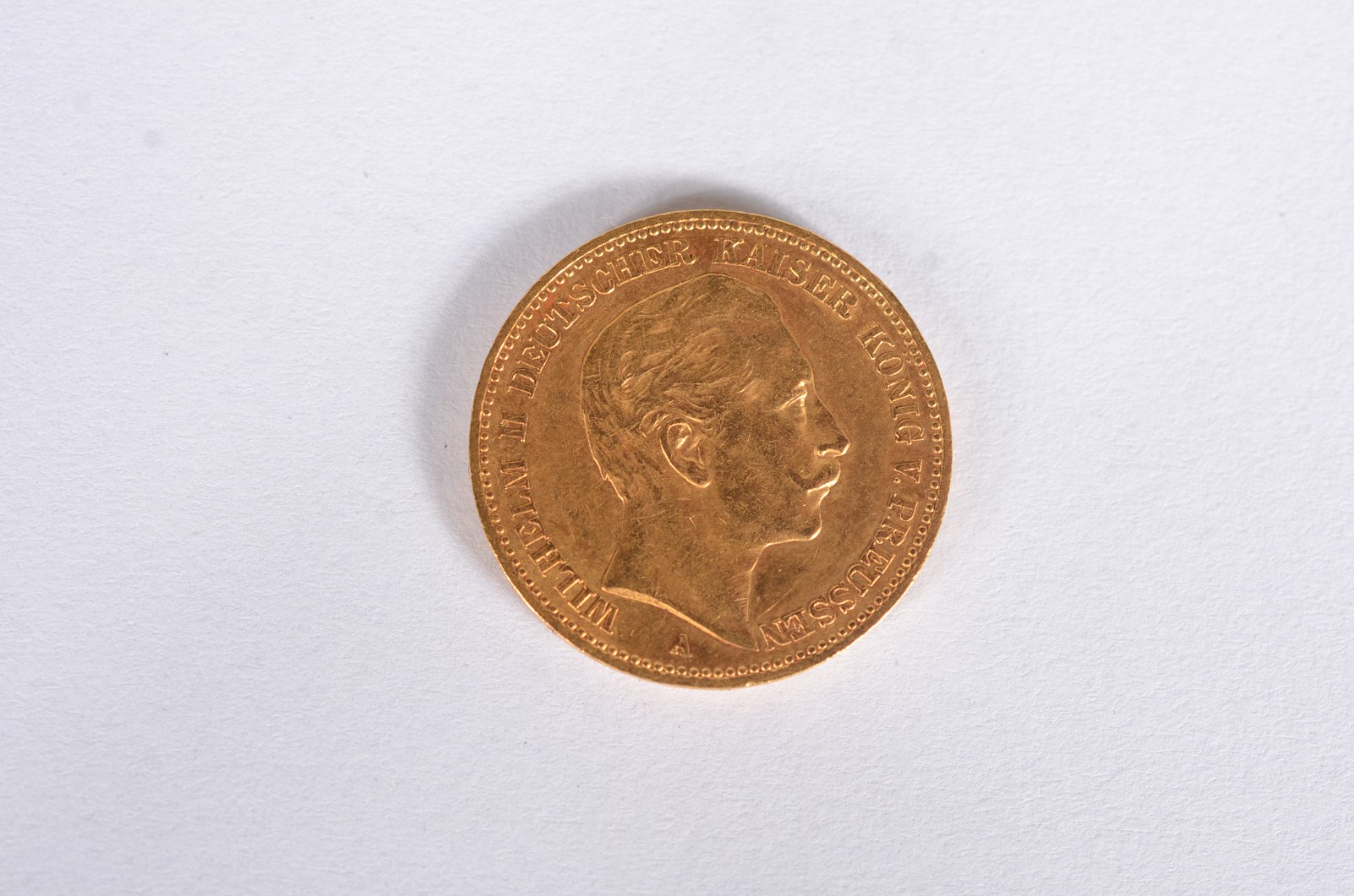 Moeda Alemã de 20 Mark de ouro 18 k., datada 1897. (Por motivos de... - foto 1 de 3