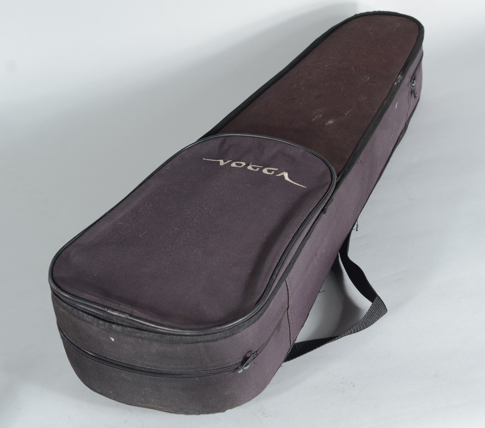 Violino da marca "Vogga" no estojo. Pequenos desgastes. - foto 8 de 8