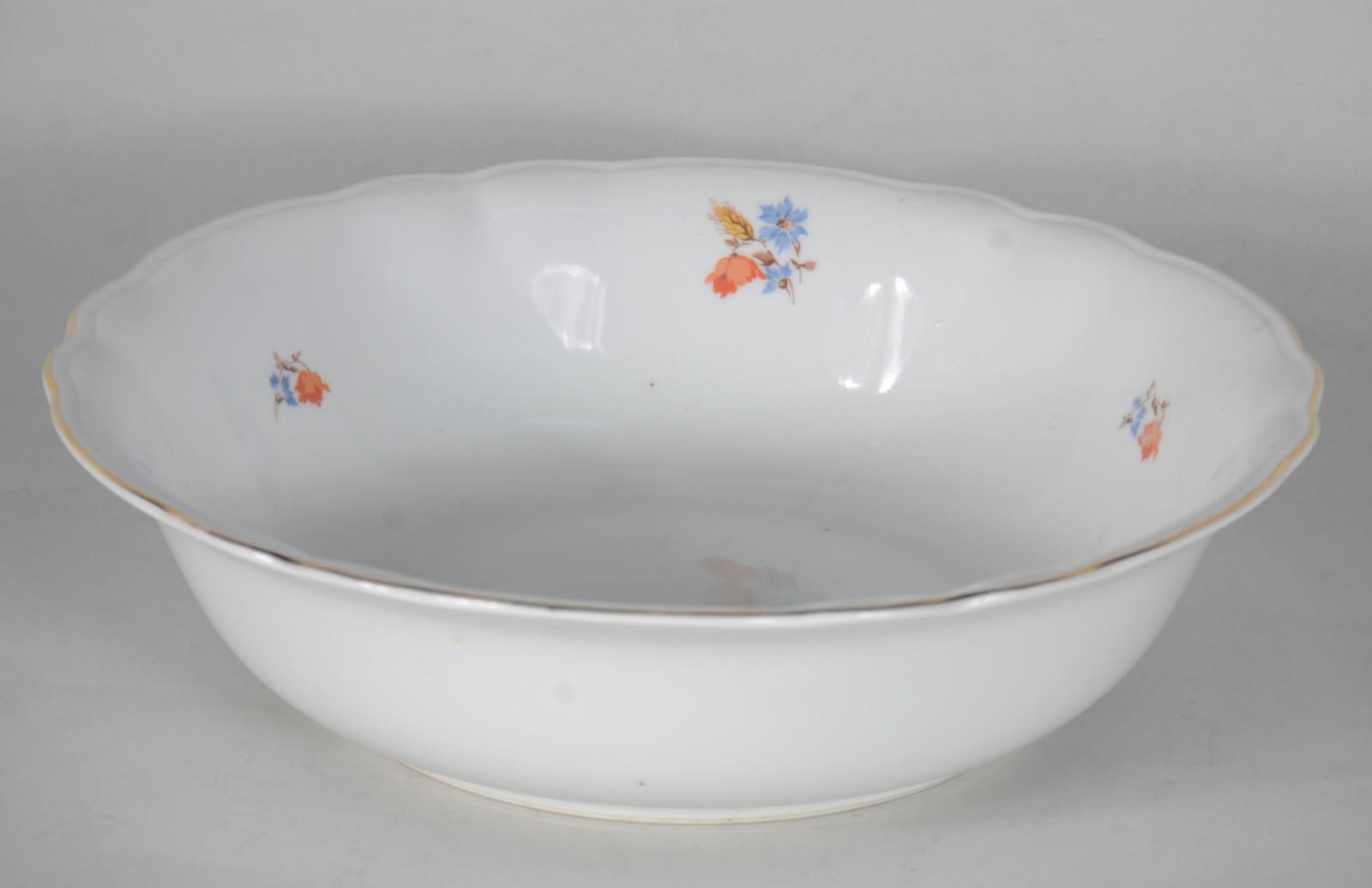 Aparelho para jantar de porcelana tcheca, branca com flores em... - foto 4 de 11