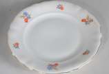 Aparelho para jantar de porcelana tcheca, branc... - Aparelho para jantar de porcelana tcheca, branca com flores em policromia e frisos dourados, composto de: 22 pratos rasos, 12 fundos, 12 pratos ...