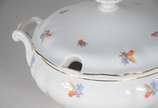 Aparelho para jantar de porcelana tcheca, branc... - Aparelho para jantar de porcelana tcheca, branca com flores em policromia e frisos dourados, composto de: 22 pratos rasos, 12 fundos, 12 pratos ...