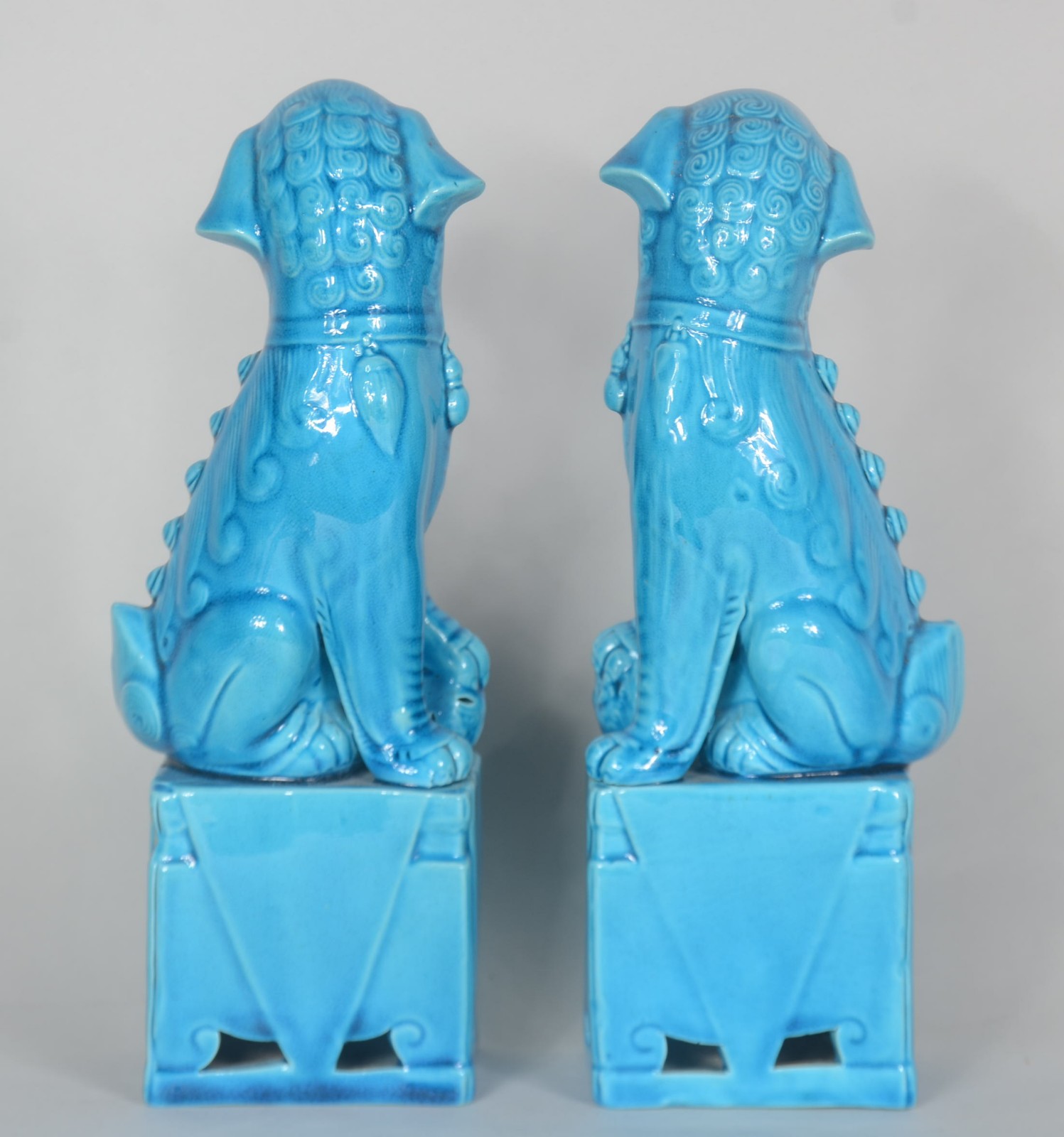 Quatro esculturas de cerâmica azul turquesa representando cães de Fó. - foto 7 de 10